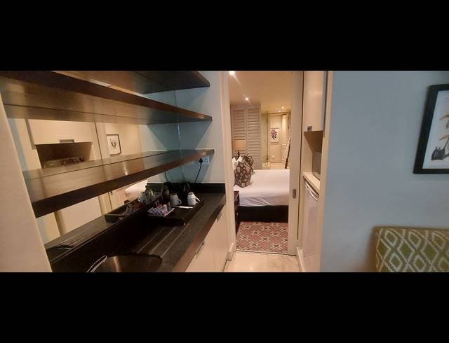 1 BEDROOM APARTMENT FOR SALE IN UMHLANGA RIDGE